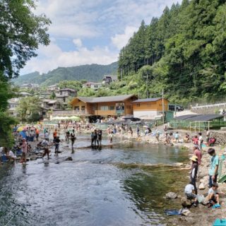 秋川国際マス釣場