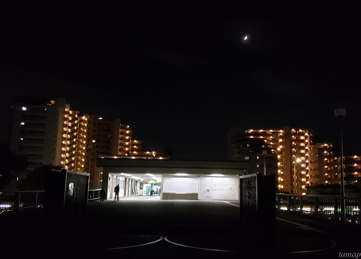 夜の西立川駅