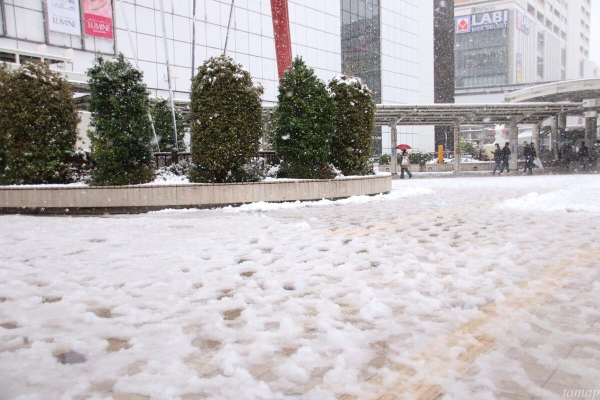 立川駅の雪